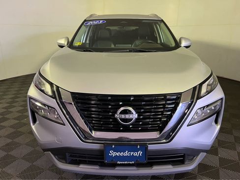 Used 2023 Nissan Rogue SV w/ SV Premium B Package AWD/4WD image 2