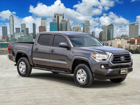 Used 2021 Toyota Tacoma SR5 RWD image 3