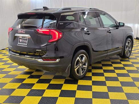 Used 2020 GMC Terrain SLT w/ Preferred Package image 3