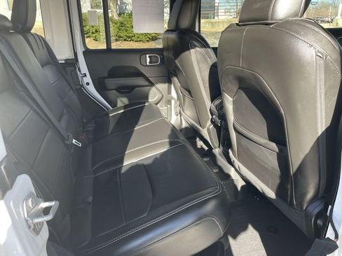 Used 2023 Jeep Wrangler Unlimited Sahara w/ Cold Weather Group AWD/4WD image 15