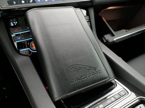 Used 2020 Jaguar F-PACE Premium image 61