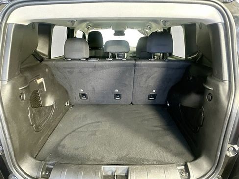 Used 2023 Jeep Renegade Latitude image 31