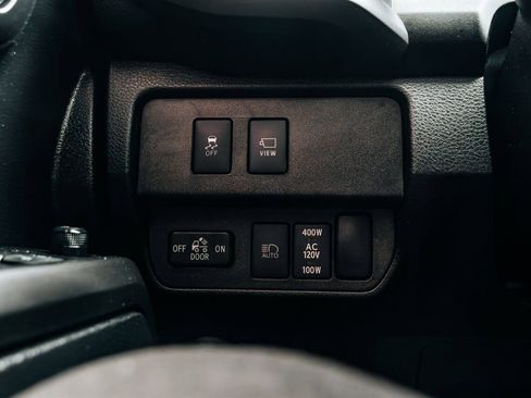 Used 2020 Toyota Tacoma TRD Off-Road w/ TRD Premium Off Road Package AWD/4WD image 33