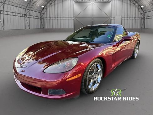 Used 2006 Chevrolet Corvette Coupe w/ Preferred Equipment Group RWD image 18