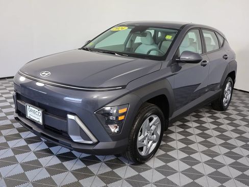 Used 2024 Hyundai Kona SE AWD/4WD image 4