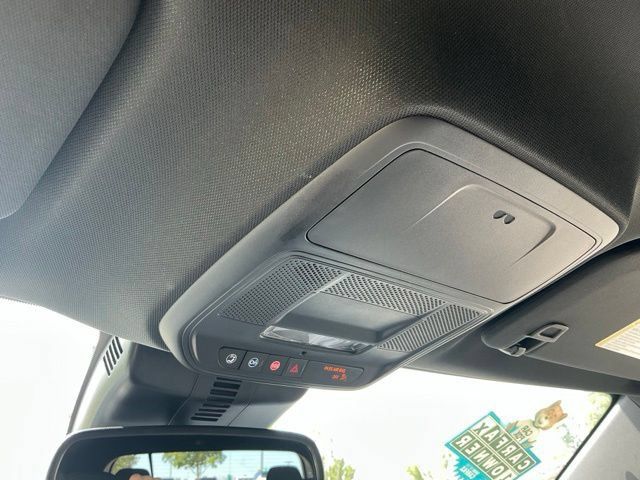 Used 2025 GMC Acadia AT4 AWD/4WD image 31