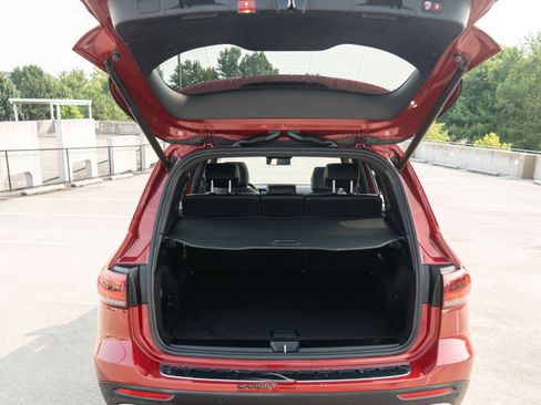 Used 2020 Mercedes-Benz GLB 250 4MATIC w/ Premium Package image 40