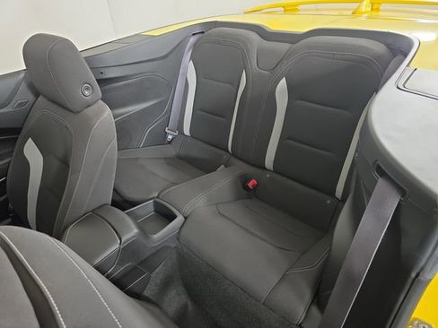 Used 2017 Chevrolet Camaro SS RWD image 18