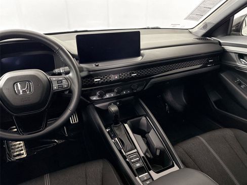 Used 2024 Honda Accord Sport image 32