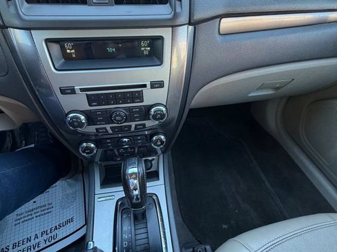 Used 2011 Ford Fusion SEL FWD image 28