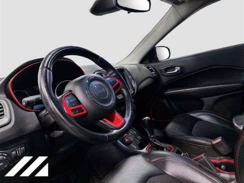 Used 2019 Jeep Compass Trailhawk AWD/4WD image 9
