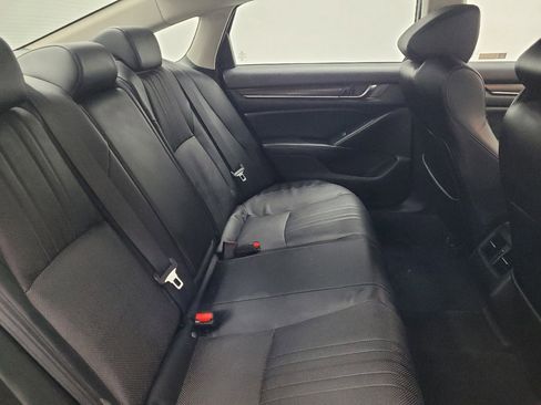 Used 2018 Honda Accord Touring image 19