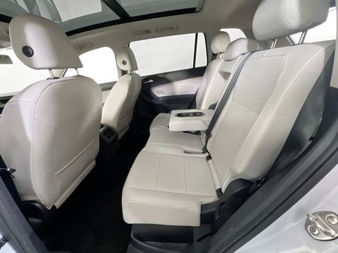 Used 2019 Volkswagen Tiguan SE w/ Panoramic Sunroof Package AWD/4WD image 24