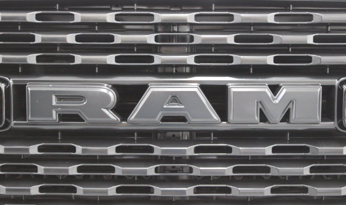 Used 2024 RAM 2500 Big Horn w/ Night Edition AWD/4WD image 34
