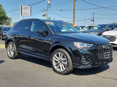 Certified 2025 Audi Q3 2.0T Premium w/ Convenience Package AWD/4WD image 2