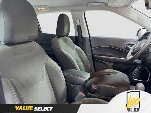 Used 2018 Jeep Compass Sport FWD image 27