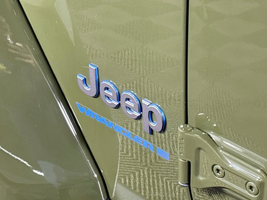 Used 2024 Jeep Wrangler High Altitude AWD/4WD image 25