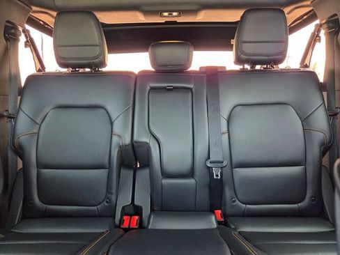 Used 2024 Ford Bronco Badlands AWD/4WD image 12