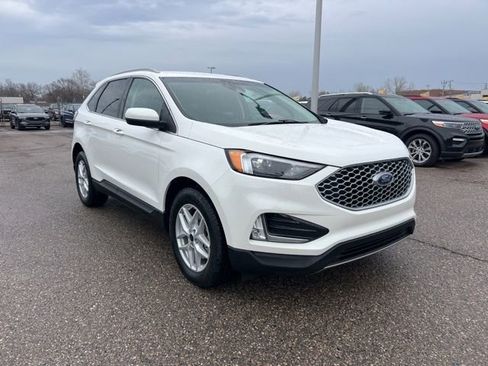 Certified 2023 Ford Edge SEL image 3