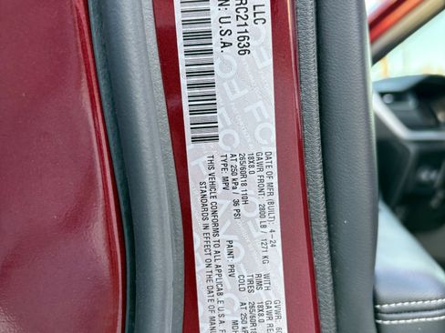 Used 2024 Jeep Grand Cherokee Altitude image 11