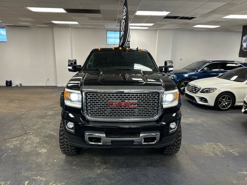 Used 2016 GMC Sierra 3500 Denali w/ Duramax Plus Package image 3