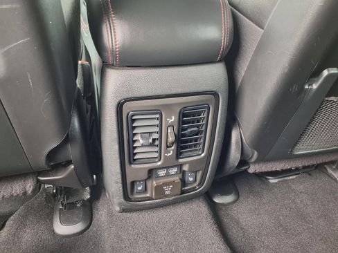 Used 2024 Dodge Durango GT RWD image 15