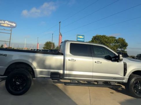 Used 2024 Ford F250 Lariat w/ Black Appearance Package AWD/4WD image 9