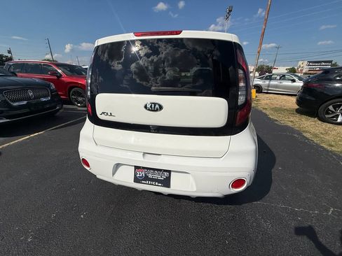 Used 2019 Kia Soul + FWD image 4