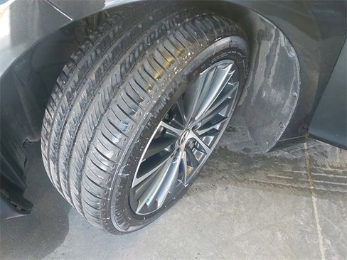 Used 2022 Lexus ES 300h w/ Premium Package image 31