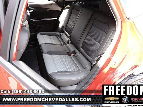 Used 2026 Chevrolet Trax LT FWD image 10