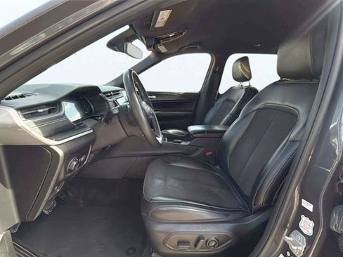 Used 2023 Jeep Grand Cherokee L Laredo AWD/4WD image 15