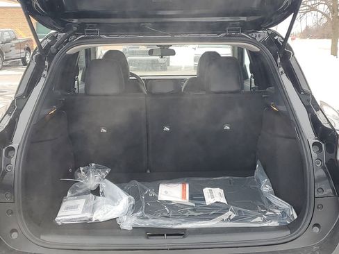 New 2026 Nissan Kicks SR image 7