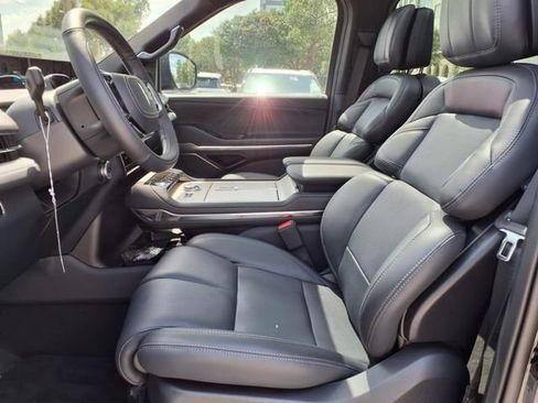 New 2025 Lincoln Navigator L Reserve w/ Jet Appearance Package AWD/4WD image 7