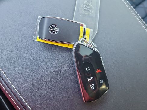 Used 2024 Volkswagen Atlas Cross Sport SEL Premium R-Line image 45