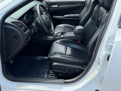 Used 2023 Chrysler 300 S w/ Comfort Group RWD image 23
