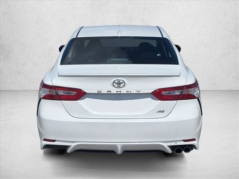Used 2020 Toyota Camry SE FWD image 6