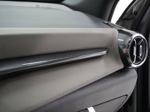 New 2026 Chevrolet Equinox LT w/ Convenience Package II image 30