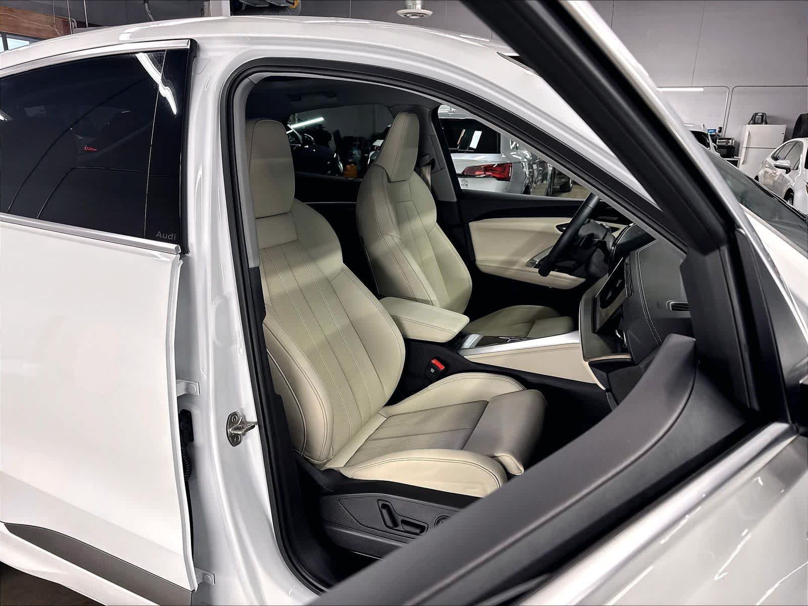 Used 2025 Audi Q5 Prestige AWD/4WD image 11