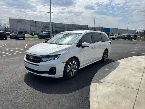 New 2026 Honda Odyssey Elite image 4