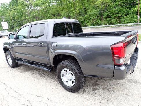 Certified 2019 Toyota Tacoma SR w/ SR Convenience Package AWD/4WD image 9