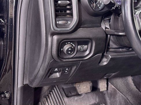 Used 2023 RAM 1500 Laramie AWD/4WD image 4