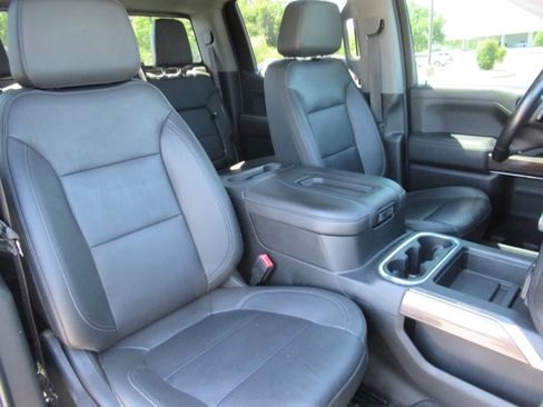 Used 2022 Chevrolet Silverado 1500 LT Trail Boss w/ LT Trail Boss Premium Package AWD/4WD image 9