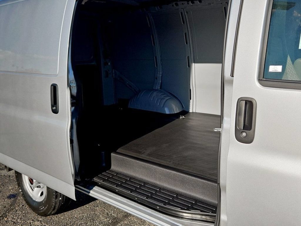 New 2026 GMC Savana 3500 w/ Driver Convenience Package RWD image 21
