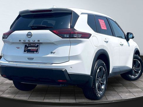 Certified 2024 Nissan Rogue SV FWD image 14