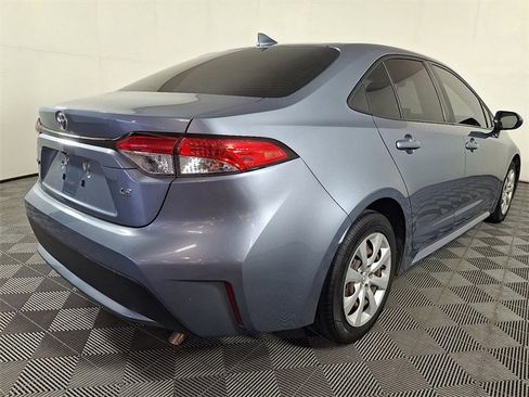 Used 2022 Toyota Corolla LE image 10
