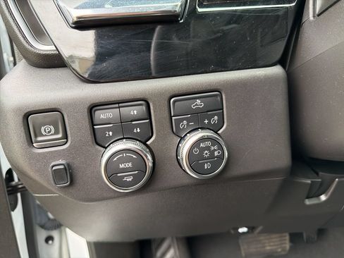 Used 2024 GMC Sierra 1500 Elevation AWD/4WD image 18
