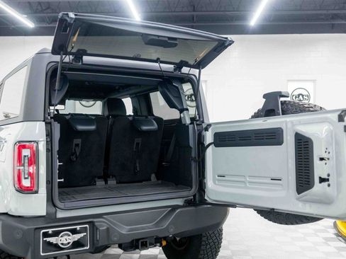 Used 2022 Ford Bronco Outer Banks w/ Sasquatch Package AWD/4WD image 91