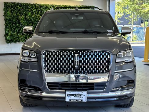 Used 2024 Lincoln Navigator L Black Label AWD/4WD image 9