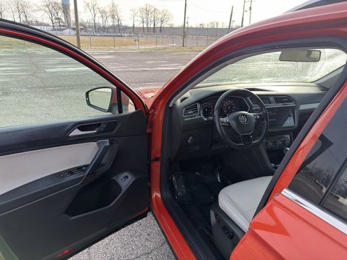 Used 2019 Volkswagen Tiguan SEL image 36