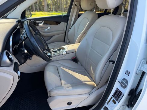 Used 2019 Mercedes-Benz GLC 300 image 10